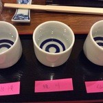 酒処 依屋 - こんな風に丁寧にお酒の名前を書いてくれます。