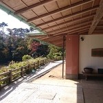 れすとらん海音 - 石段を下りきったところにあるお店の入り口