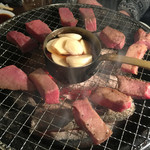 万両 堺筋本町店 - 焼いてます。