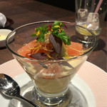 ル ボークープ - グレープフルーツのプリン キャラルソース いくらと蟹の身のせ