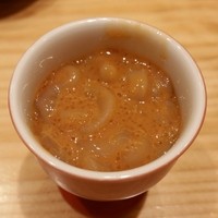 京辰 アークヒルズサウスタワー店 - 自家製イカの塩辛。程よい塩加減で日本酒にぴったり。
                  1080円(2015年12月)で購入もできます。