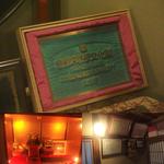 料亭 金鍋 - 店内には「重要有形文化財」のプレートなどゆかりの品がたくさん