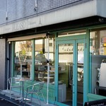 ロラソ - トリコロールはためく、お店外観＝15年11月