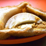 ぐりんぴーす - 煮玉子カレーパン￥１８０（税込）