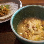 徳山鮓 - 熊肉の雑炊。山葵の葉と茎の飯漬け。蕨の醤油漬け
      