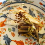 徳山鮓 - 稚鮎の酢の物、荏胡麻、わらび