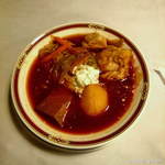 バラライカ - ボルシチ。ロシアの家庭料理。