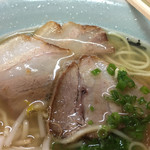 薩摩 - 2015年12月中旬 チャーシューは脂身もある小振りな、しかし柔らかく美味しいものでした。