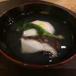 主計町お料理 いち凛 - 御椀物（シイタケと真薯）