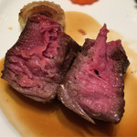 ホテル花水木 - 特選黒毛和牛ヒレ肉の断面