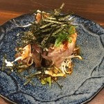 すいば - なんかおしゃんてぃーなのきた！！
      本日鮮魚の中おちユッケ！280円！