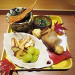 栞庵 やましろ - 菊菜としめじ、ばちこ
　壬生菜、胡麻、鰹節
　海老芋、くわいの揚げ物
　栗煎餅、銀杏