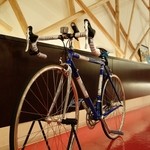 マガジーノ - 店内オブジェには、クロモリのGIOS