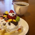 森のカフェ - ん～何て豪快なケーキ(笑)
