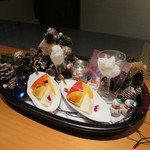 日本料理 幸庵 - コアントローアイス、北海道のマンゴー、焼きリンゴ、洋ナシの盛合せ