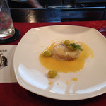 くいしんぼー山中 - 主役とも呼べる明石産真鯛のブレゼ(蒸し焼き) バターソース