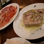 スペインの生ハムと豚肉のパテ