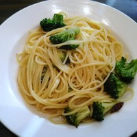 grigio la tavola - ランチ：ブロッコリーのアーリオ・オーリオペペロンチーノスパゲティ