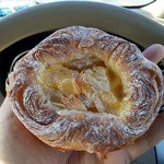 SENSE - ドイツ風クリームパン