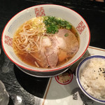 ヌードルダイニング 道麺 居留地店 - 汁そば 醤油