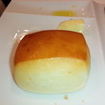 レストラン ラ・フロレゾン・ドゥ・タケウチ - ミルクパン、香りも甘くて♪