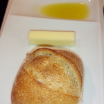 レストラン ラ・フロレゾン・ドゥ・タケウチ - 小麦ブランのバゲット