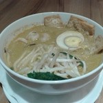 Tiga Wonton - 料理写真:Laksa Singapore