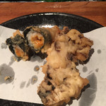 天ぷら 亀彦 - ウニの山芋巻きと舞茸