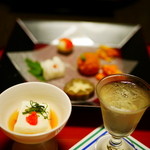 青山やまと - 【夕食】食前酒：つかり時のニューサマーオレンジ酒、先付：白子豆腐