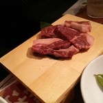 牛角 - 熟成厚切り塩サガリ