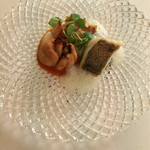 フレンチレストラン ミクニ サッポロ - 北海道産真鱈のポワレとその真だちのフリチュール（黒にんにくのピューレとソーストマト和え）　2015.12