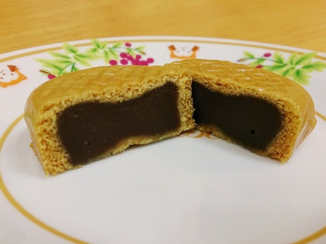 『上山温泉名物の黒糖饅頭』by りす3 : 中條屋 - かみのやま温泉/和菓子 [食べログ]
