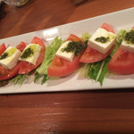 トレ - トマトとモッツァレラのサラダ400円