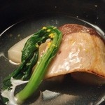 煮物椀　鰤と聖護院大根 薄葛仕立て