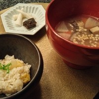 六雁 - お食事　白菜ご飯 のっぺい汁 香の物