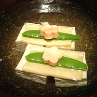 梅の花 銀座並木通店 - 湯豆腐（加熱前）