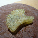 祇園 にしかわ - 銀杏の形は銀杏と葛粉で作っていらっしゃるそう