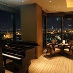 ベイラウンジ - 28階からの夜景が素敵な店内では毎週土曜にピアノ演奏が楽しめます。