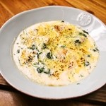 ALEE's special shrimp and spinach gratin