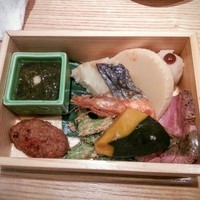 京都石塀小路豆ちゃ 有楽町 - おばんざい箱 ¥1058