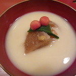 祇園 大渡 - 白味噌仕立てのお椀にはフカヒレが入っていまいした