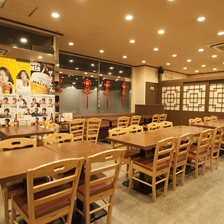 活気溢れる店内で本格中華をリーズナブルに堪能◎