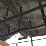 手打ちそば 土師野尾 - 天井の梁