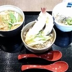 本家手打ちもとや - もとや三昧　1,230円
うどんとそばをランダムに出来ます❗