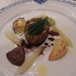 アカーチェ - アナゴのフリット　サマートリュフ風味　穴子にマッシュルーム・サマートリュフのラグーを詰めて巻き込み、フリットにしたもの