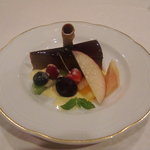 アカーチェ - ボネ（アマレット風味のビターなカカオプディング）