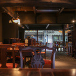 カフェ 叶 匠寿庵 - 内装道路側☆