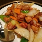 東来聚 - 鶏肉のカシューナッツ炒め