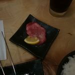 立喰い焼肉 治郎丸 - タン先 180円