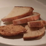 インカント - パンはセモリナを用いたもの、古代種の小麦使ったの、ジャガイモ練り込んだものなど、凝ってますな。